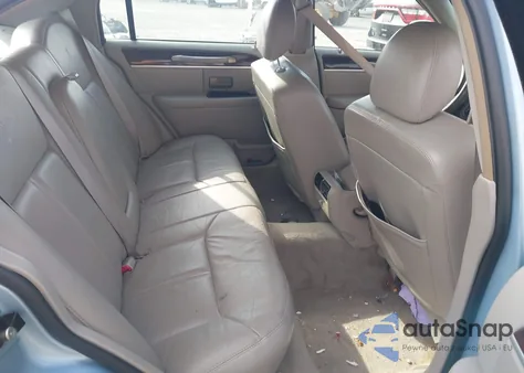 2009 Lincoln Town Car Signature Limited from USA, damaged, VIN 2LNHM82V69X627696